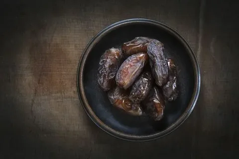 تصویر 3 از قیمت خرید خرما پیارم پانی + فروش ویژه